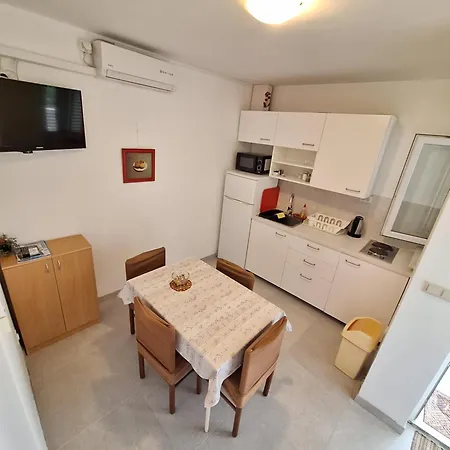 Sunny Bi-pi Apartament *