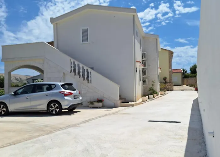 Sunny Bi-pi Apartman Pag Town