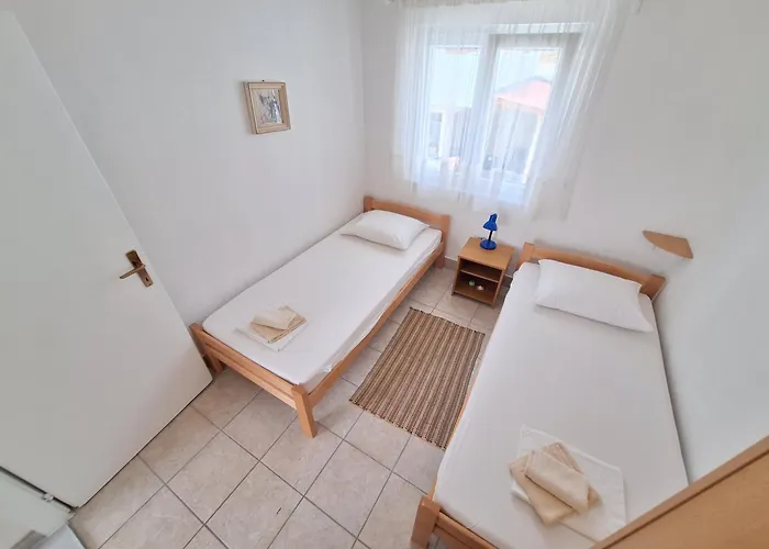 Apartman Sunny Bi-pi Pag Town